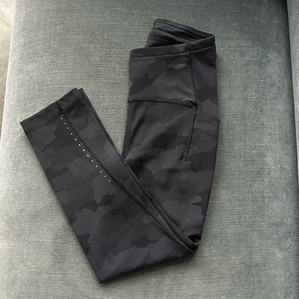 Fast and Free High-Rise Tight 25" size 2